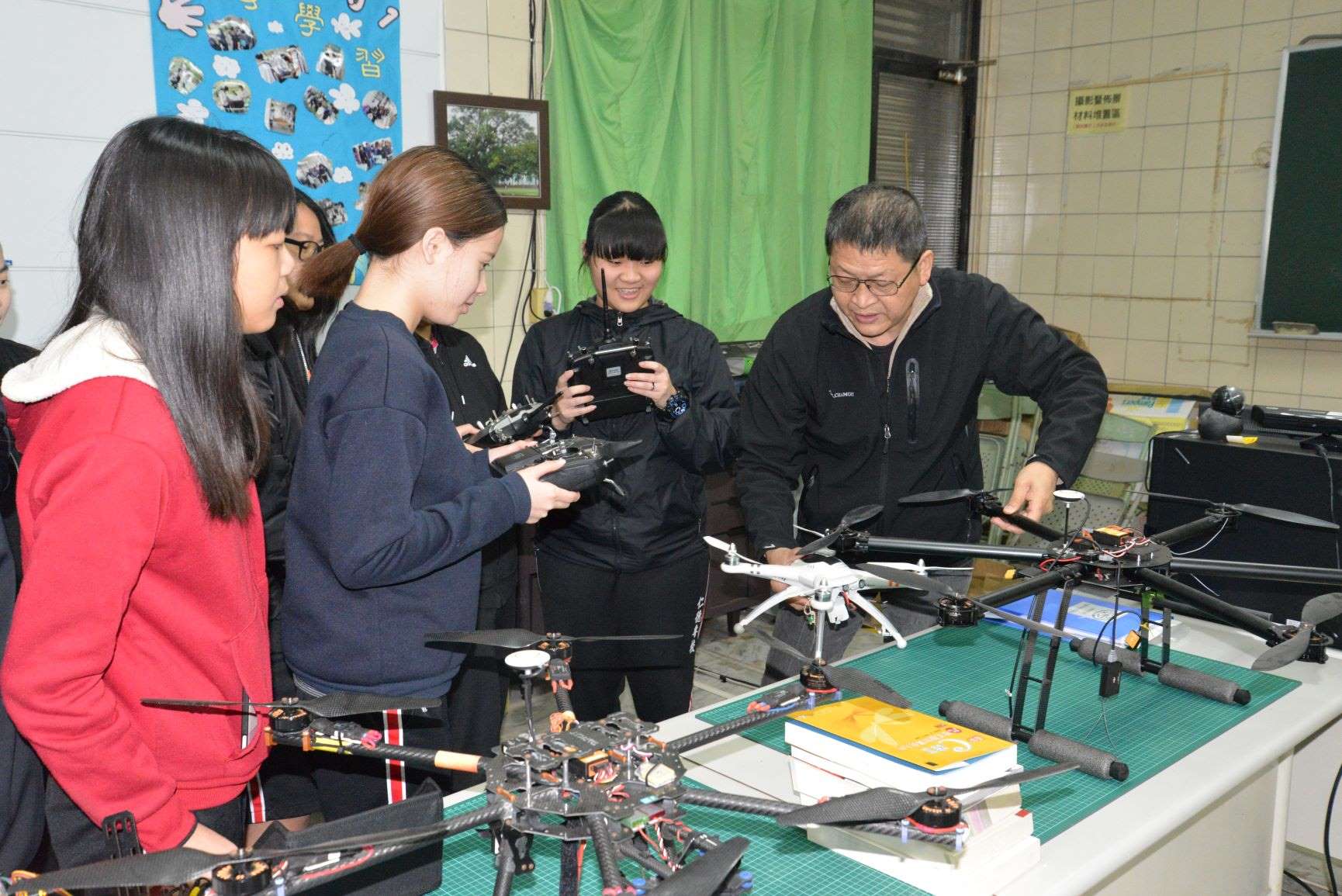 數位殯葬中心專業教室照片